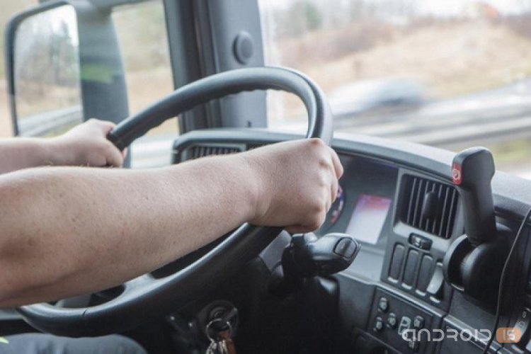 Узнайте, как получить права на управление автобусом и начать ездить по городу!